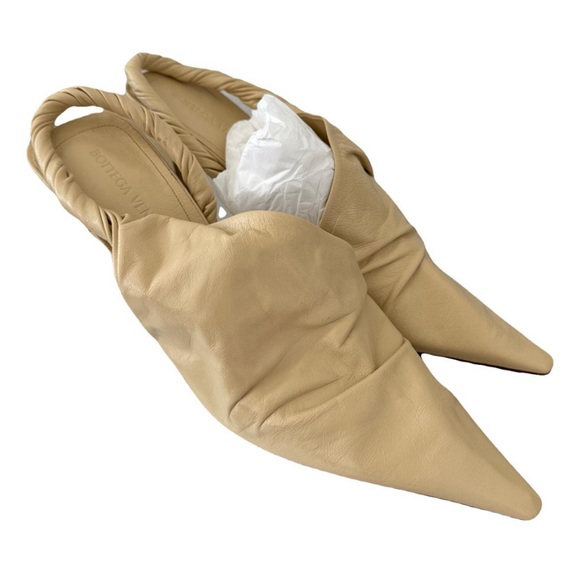 BOTTEGA VENETA Butter Crinkled glossed-leather slingback pumps Size 40 - Picture 3 of 6